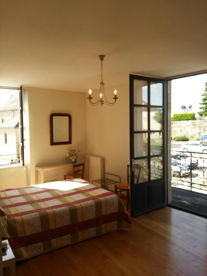 Le Relais De La Tour Hotel Capdenac-Gare Buitenkant foto